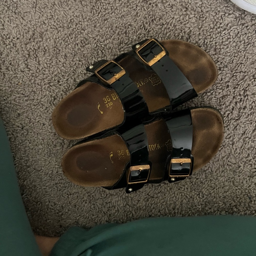 Birkenstock arizona size 6 women black and gold